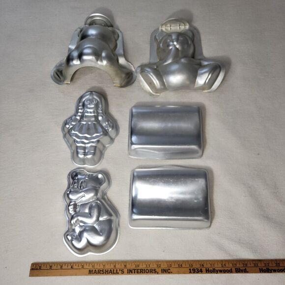 Vtg Wilton Cake Pans Lot Retro Baking Home Bear Doll Antique Vehicle Train Retro - Picture 7 of 14